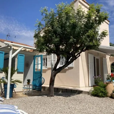 For 6 People With Wifi, Parking, And Garden 别墅 Saint-Raphaël